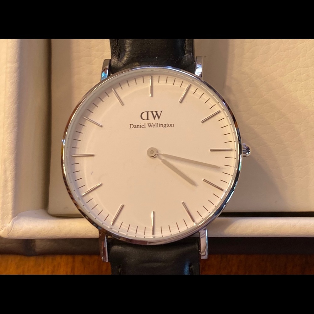 Daniel Wellington Sheffield women’s 36 mm watch